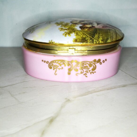 Collectible Porcelain Trinket Box with Painted Scene Vanity And  Dresser Decor - Picture 5 of 7